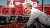 Cine este Francesco Mutti, antreprenorul care a transformat roșiile într-un business de 777 de milioane de euro / „Nu sunt «doar niște roșii». Trebuie să selectezi zona potrivită, cei mai buni fermieri, să îi plătești bine, iar atunci vei obține o calitate mult mai bună”