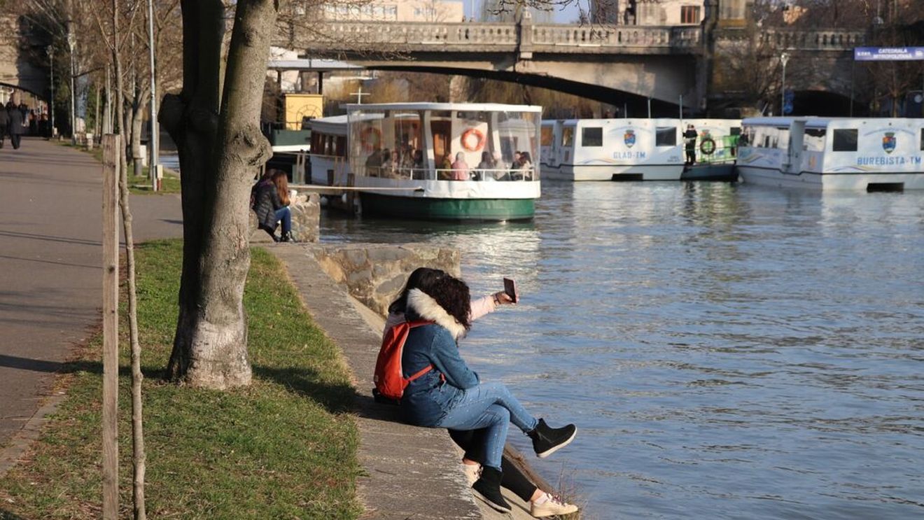 Timișoara: de vineri și până duminică, ateliere de gătit cu ingrediente locale de sezon în cadrul festivalului „La pas în cartier”. Muzică live și multe alte atracții