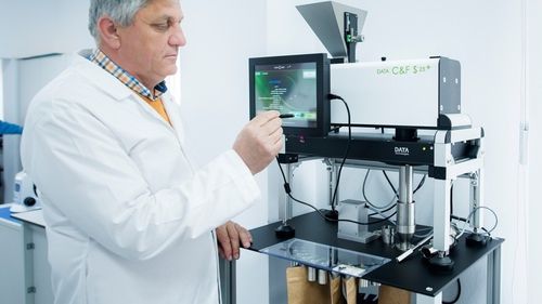 Cercetători din Buzău, ajutați de Oxford Nanopore Technologies, au reuşit decriptarea genomului vegetal / Realizarea deschide calea către noi soiuri sau ameliorarea unora vulnerabile la boli