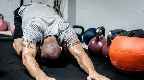 7 alimente care pot ajuta la creșterea nivelului de testosteron / Hormonul stimulează apetitul sexual și susține sănătatea oaselor și a mușchilor