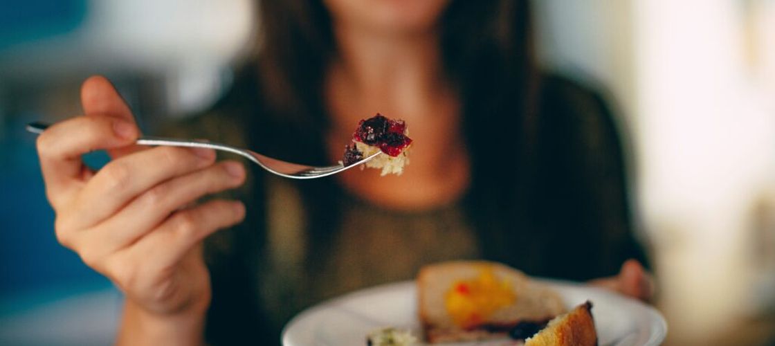 6 alimente care pot reduce cortizolul. Ce să mănânci și ce să eviți dacă ești stresat