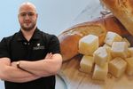 Mituri despre alimentele care afectează dinții / Stomatologul Fadi Cherry: „Pâinea și biscuiții fac la fel de rău ca și zahărul, iar brânza și lactatele au efect protector”