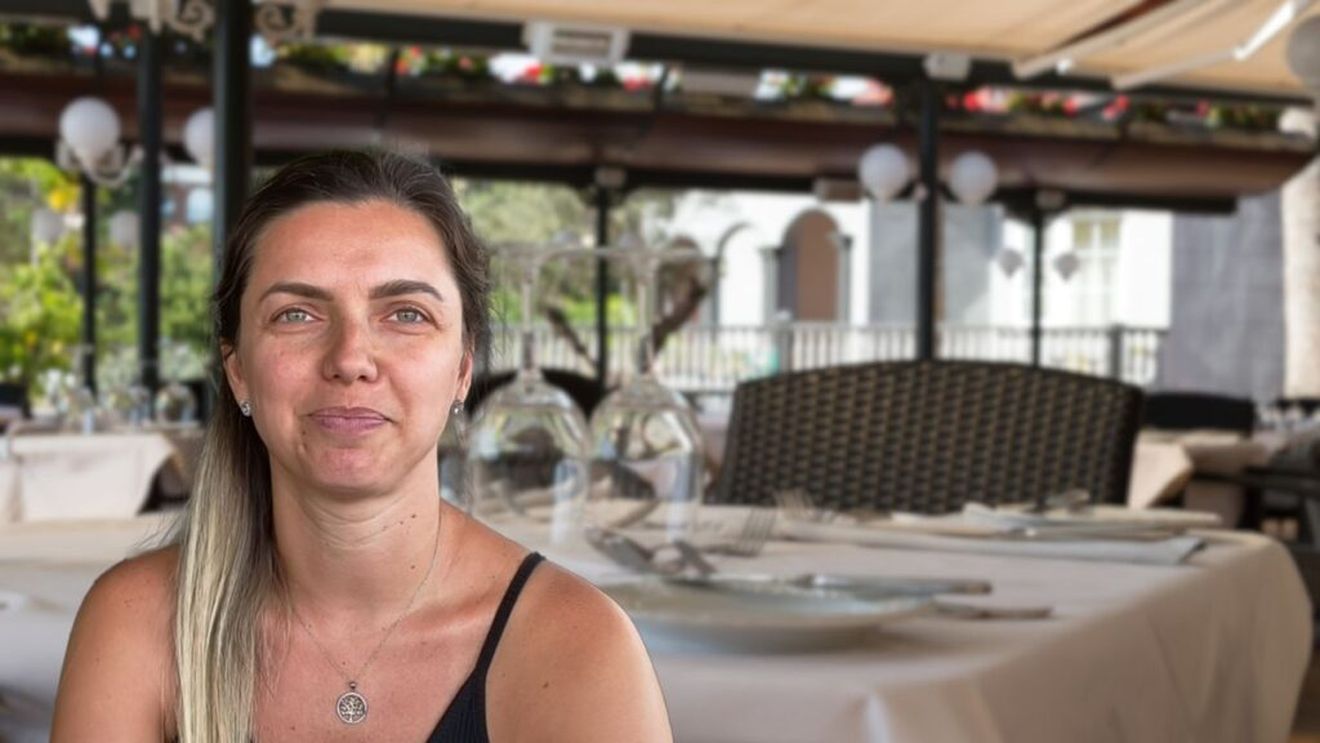 VIDEO | De la Sarmale la Tapas | Un cuplu de români a introdus micii în meniul restaurantului lor la cererea unor spanioli/ Larisa Olteanu: „ Nu eram hotărâți dacă să facem mâncare românească. Proprietarii spațiului pe care l-am închiriat au vrut mici și așa ne-am decis”