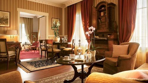 Povestea din spatele celebrului hotel „Mediterranean Palace” din Salonic / Șnițelele Hoffmann, homarul à la cardinale și clătitele suzette, între felurile emblematice / „Am fost influențați mult de bucătăria germană”