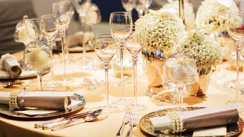 Cum arătau mesele regale de Paște / Anita Sterea (istoric): „Mâncau cam ce avem noi azi, drob, miel, dar mai rafinat gătite”