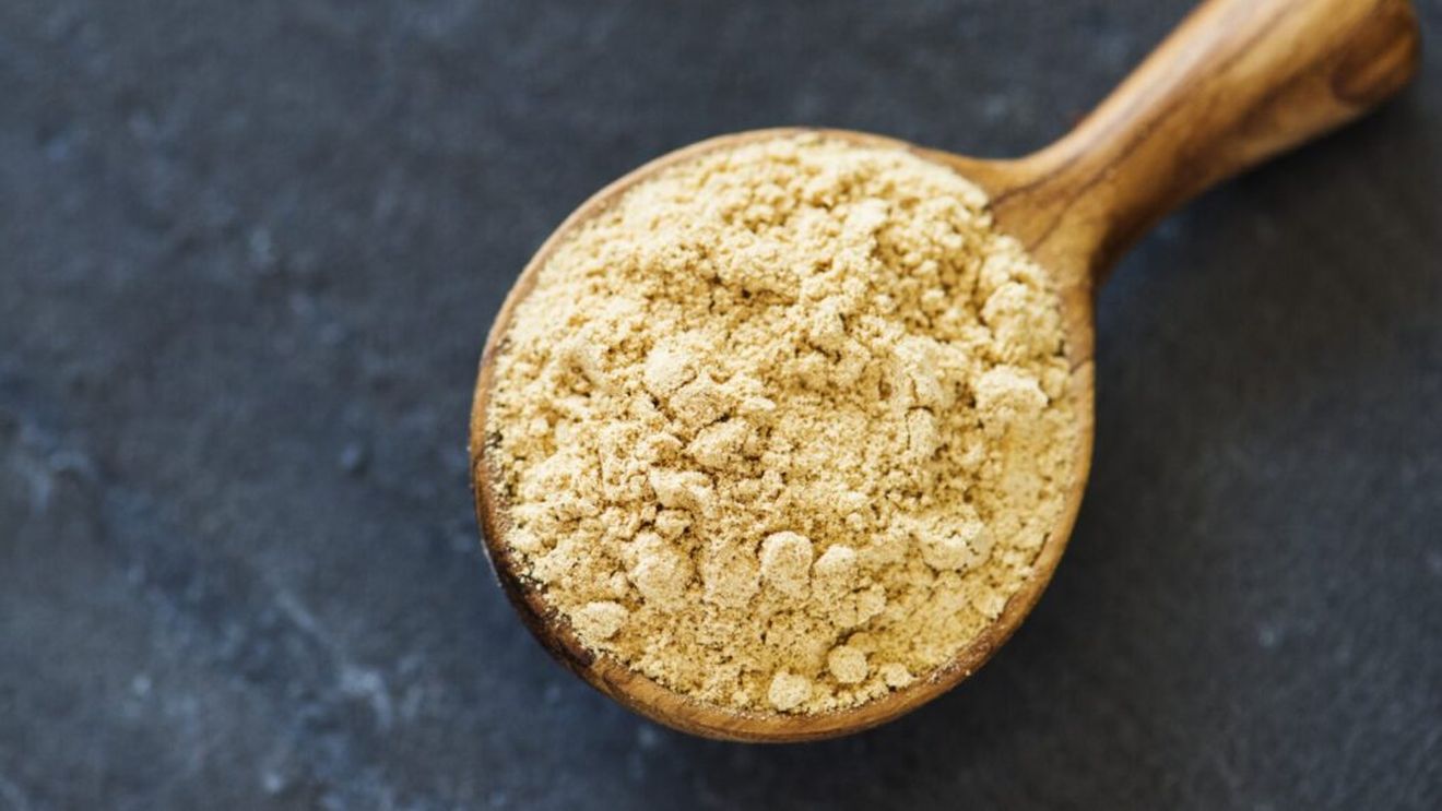 Ce este drojdia nutrițională și de ce este recomandată nu doar pentru vegani/ Aproape jumătate din compoziție o reprezintă proteinele