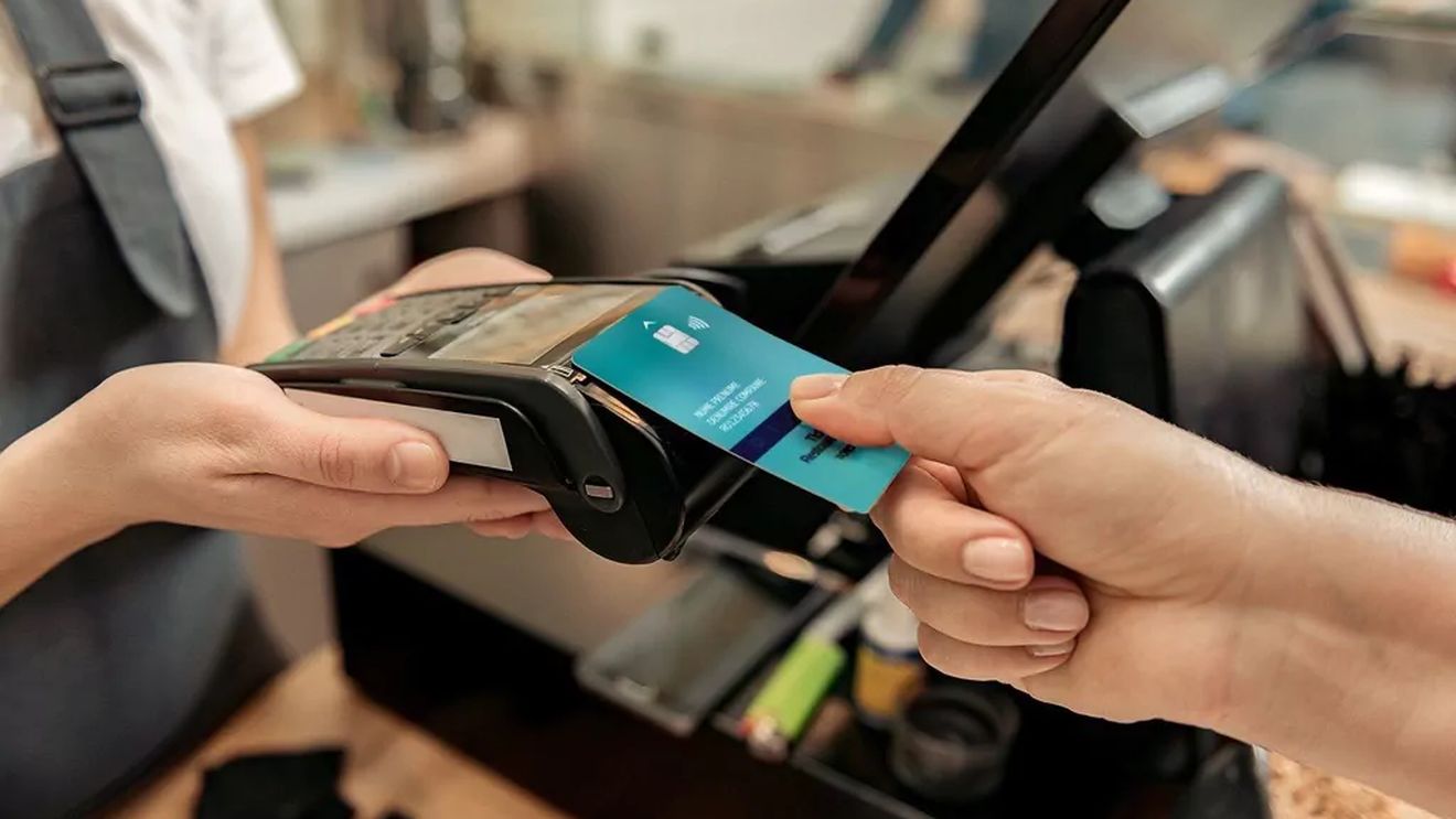 Deputații au decis creșterea valorii unui tichet de masă de la 40 la 45 de lei