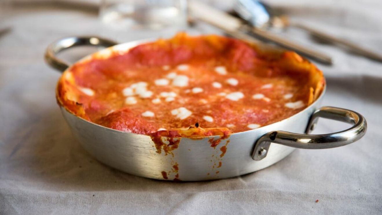 Pastele de vineri seara. Știi că se poate prepara o lasagna în tigaie în maxim jumătate de oră, cu sau fără carne?