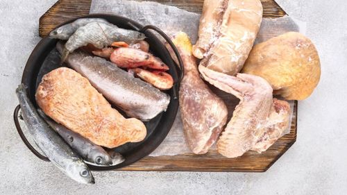 Carne și pește: cât timp le putem păstra la frigider sau congelator? Iată ce răspunde un expert în tehnologii alimentare