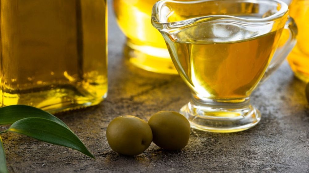 Producătorii spanioli de ulei de măsline iau în calcul investiţii în SUA / Grăbesc exporturile pentru a evita tarifele comerciale americane / Spania produce aproximativ 40% din uleiul de măsline la nivel mondial