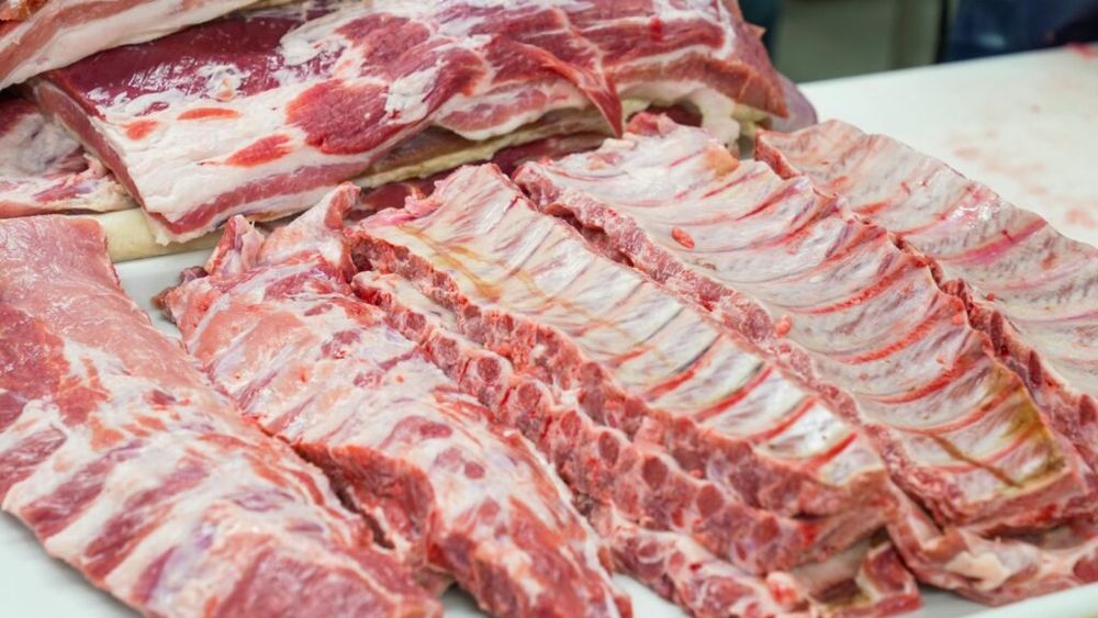 Constanţa: Trei măcelării au fost închise de ANPC / Au fost retrase de la vânzare sute de kilograme de carne și produse procesate din carne