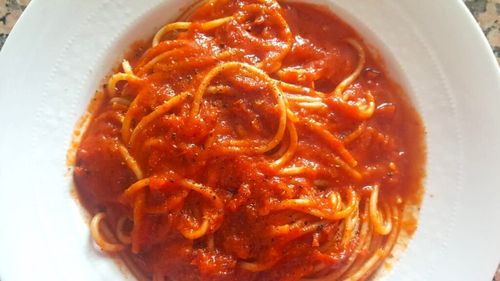 Pastele de vineri seara. Spaghetti cu sos de ardei și roșii. Rețetă super ușoară vegană, cu mai multe posibilități