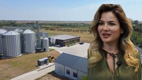 VIDEO | Fermier cu valoare adăugată | O fermă ecologică din Argeș a investit într-o moară cu pietre și o presă de ulei cu ajutorul fondurilor europene. Acum produce ulei din floarea-soarelui high-oleic și făină integrală BIO / „După atâta industrializare, am realizat că tehnicile simple sunt mai sănătoase”