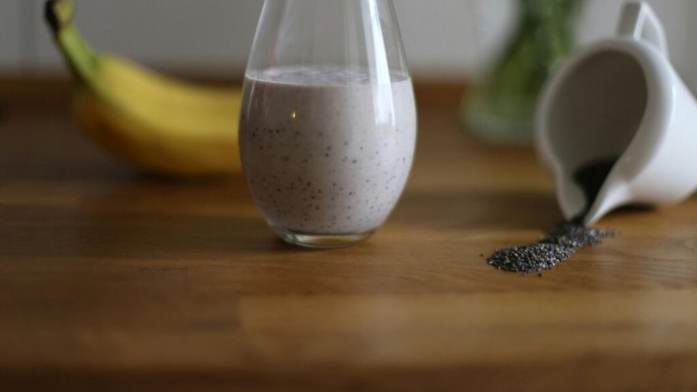 Semințele de chia pot provoca alergii, constipație și iritații ale pielii? Dacă ai diabet, hipertensiune sau probleme cu tiroida, cere sfatul unui medic înainte de a folosi semințe de chia