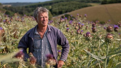 Guy Singh-Watson, fermierul rebel care a schimbat agricultura bio din Marea Britanie / De la consultant în New York, la cultivarea legumelor în Devon