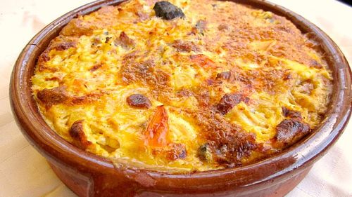 De la Sarmale la Tapas | Arroz con costra, un preparat tradițional din Alicante / Orez la cuptor. Cu porc, cârnați și crustă de ouă