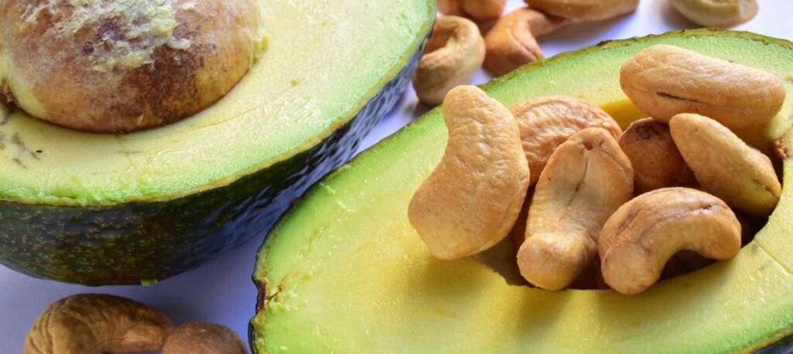 Avocado sau nuci? Ce „superaliment” susține mai bine sănătatea creierului, conform specialiștilor