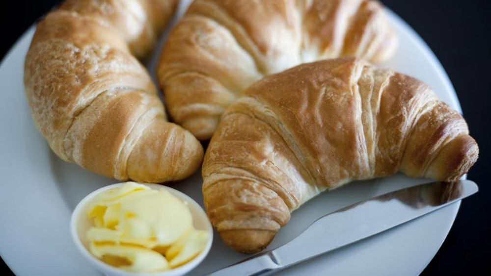 Inovație în gastronomie: Unt sustenabil creat din carbon / A fost testat deja în croissantele unei brutării de top 