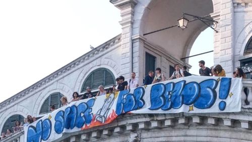 Meniul secret al nunții lui Jeff Bezos, programată la acest sfârșit de săptămână la Veneția. Detaliile sunt încă un mister dar valoarea meniului este de circa 1000 dolari de persoană