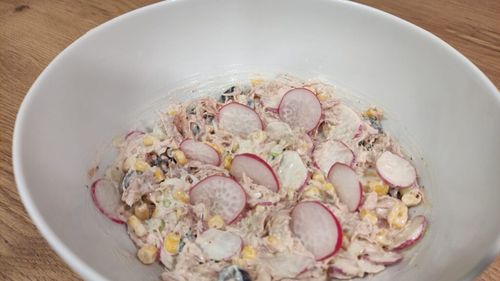 VIDEO Idei de cină: Salată de ton cu porumb și maioneză/ O rețetă numai bună pentru o zi cu dezlegare la pește/ Doar că trebuie să folosești maioneză vegană/ Rețetele Juanitei