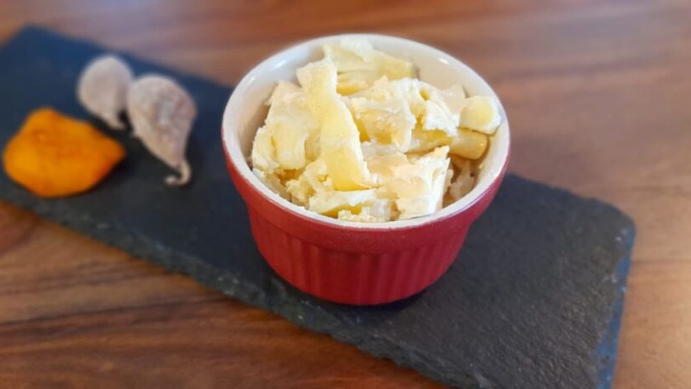 Budinca de tăieței cu brânză dulce, un mic dejun cu gust de copilărie și o modalitate de a refolosi resturi de brânză și paste