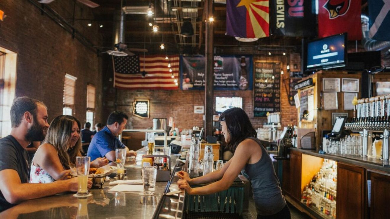 Peste 400 de pub-uri din Marea Britanie s-au închis în 2024 din cauza costurilor ridicate