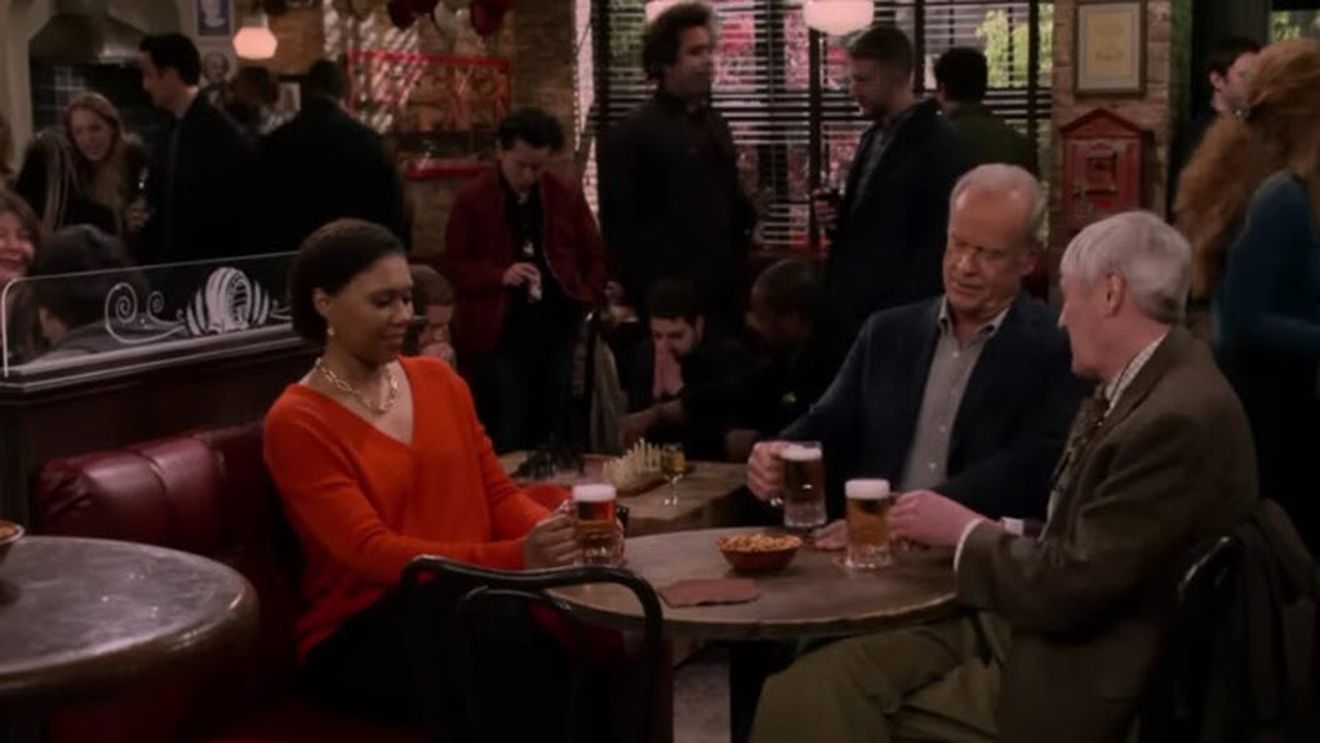 „Frasier” se întoarce în Seattle: Kelsey Grammer trece pe la Café Nervosa – cafeneaua unde Frasier și fratele său Niles se întâlneau adesea la o băutură