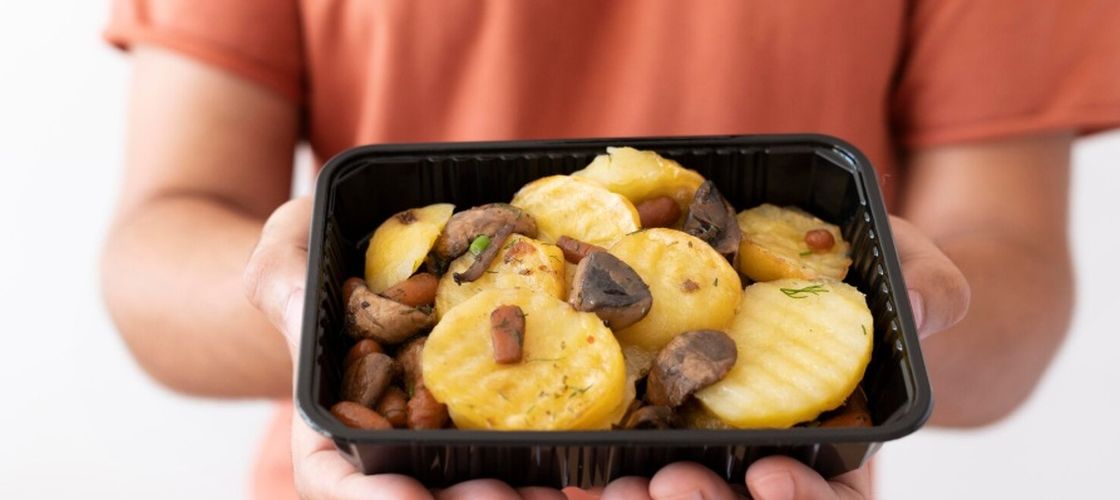 Obiceiul banal din bucătărie care te poate costa sănătatea / Greșeala de depozitare a alimentelor pe care mulți o fac zilnic