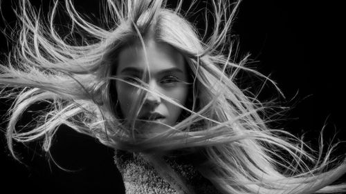 Alimente care stimulează creșterea părului și previn căderea acestuia/Carne, soia, fasole, ouă, semințe, avocado – toate conțin substanțe ce contribuie la sănătatea podoabei capilare