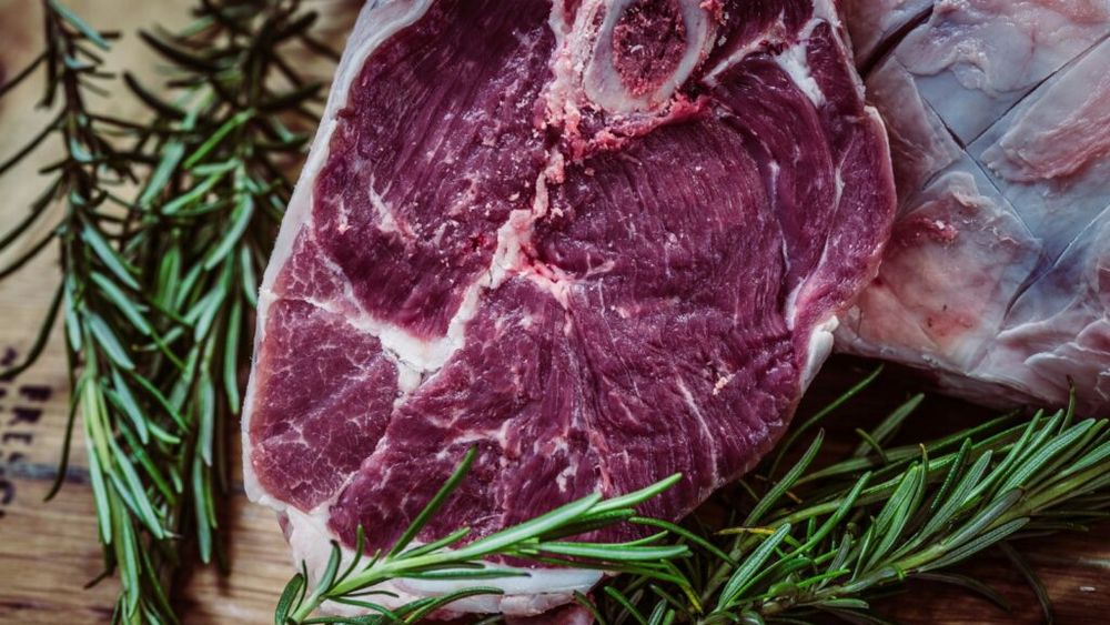Consumul zilnic de carne și alimente procesate, asociat cu dezvoltarea bolii Alzheimer - studiu