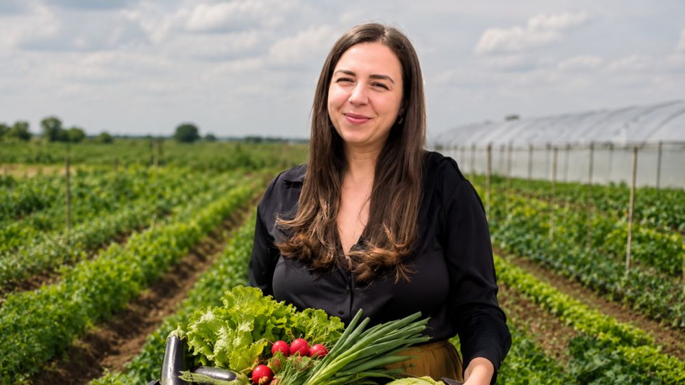 VIDEO | Ladies & business (Episodul 14) | De la afacerea de familie la o cooperativă construită pentru stabilitate / Alice Spiridon, inginer horticol: „Lucrez de la 19 ani în agricultură. În acest domeniu, o femeie îndeplinește mai multe roluri în același timp”