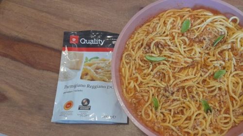 Rețetele Juanitei. Paste (aproape) bologneze