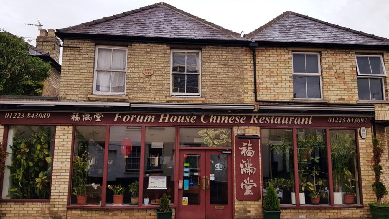 Proprietarului unui restaurant din UK a verificat timp de o săptămână înregistrările de pe telecamerele interne pentru a demonstra unui client că recenzia negativă pe care o lăsase despre consumație nu corespundea faptelor