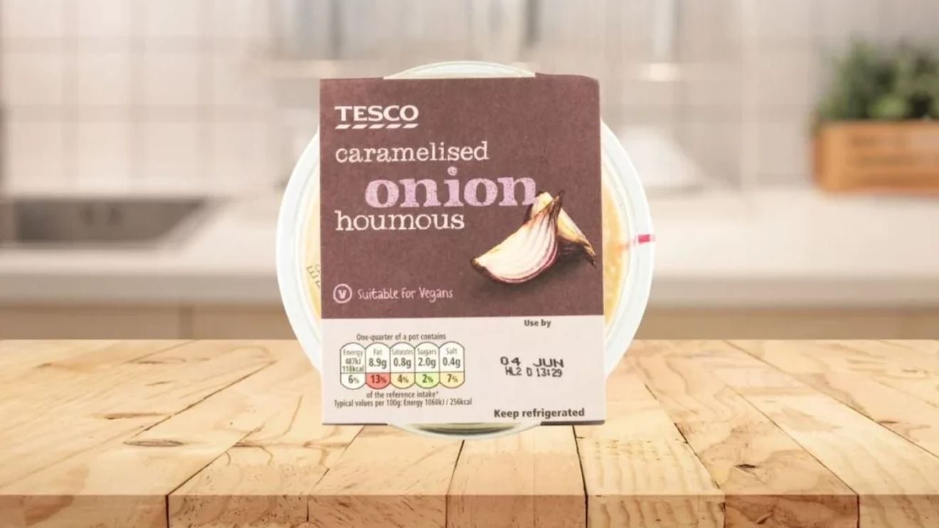 Ecofriendly, dar nici chiar așa. Războiul capacelor de plastic de pe cutiile de humus, în Marea Britanie