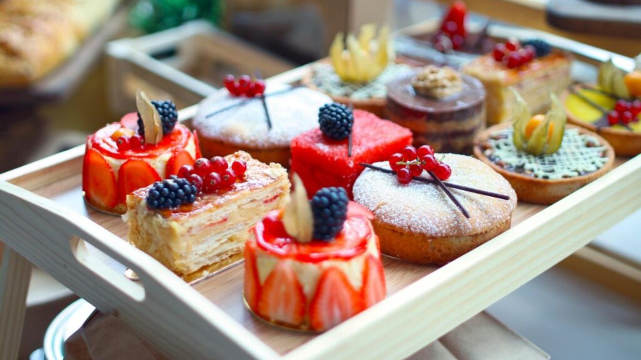 Oamenii care au o poftă accentuată de dulciuri au cu 31% mai multe șanse să dezvolte depresie, avertizează oamenii de știință / Alternative sănătoase cu care poți înlocui zahărul