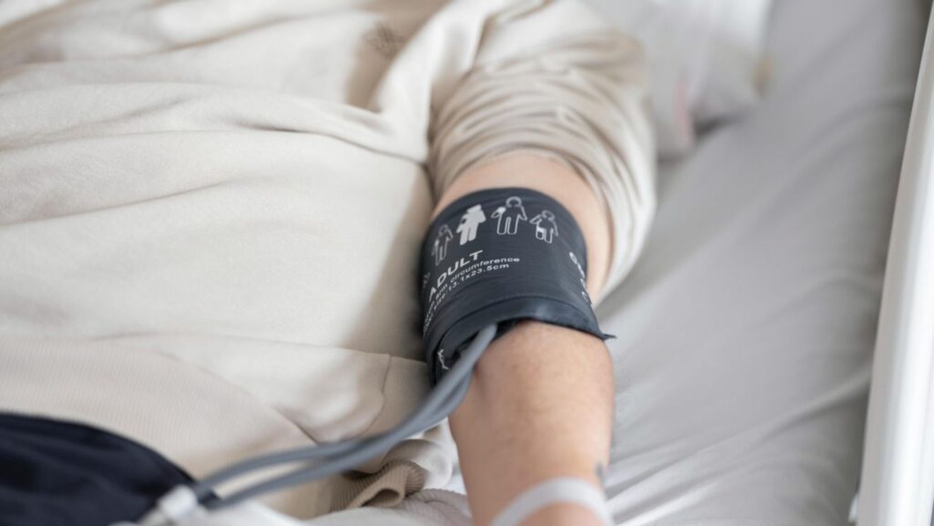 Specialiștii Clinicii Mayo ne învață 10 moduri de a controla hipertensiunea arterială fără medicamente/ Slăbitul, sportul, o anumită dietă și renunțarea la fumat și alcool, primele pe listă