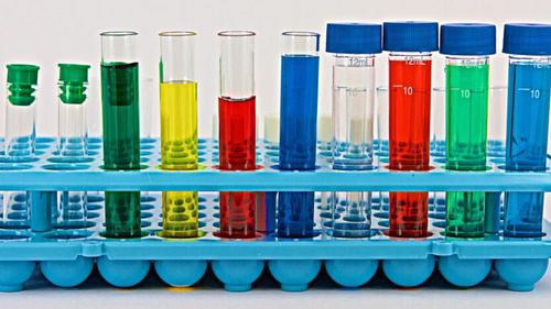 UE simplifică evaluarea substanțelor chimice / Acord în UE pentru o platformă comună de date chimice și evaluări mai eficiente