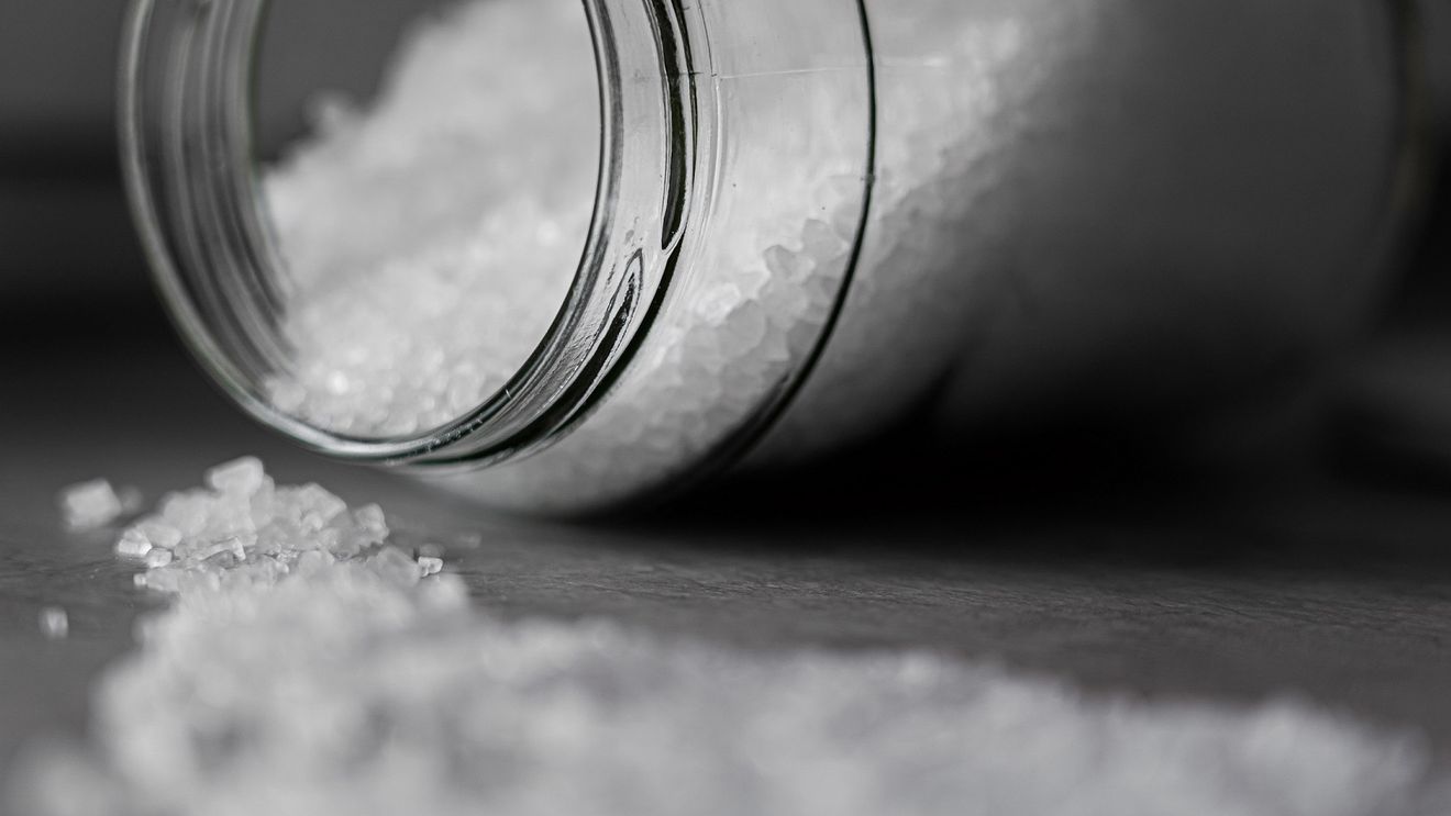 STUDIU | Reducerea aportului de sodiu și creșterea aportului de potasiu prin condimente și lactate poate avea un efect pozitiv asupra raportului sodiu-potasiu, care a fost asociat cu tensiunea arterială