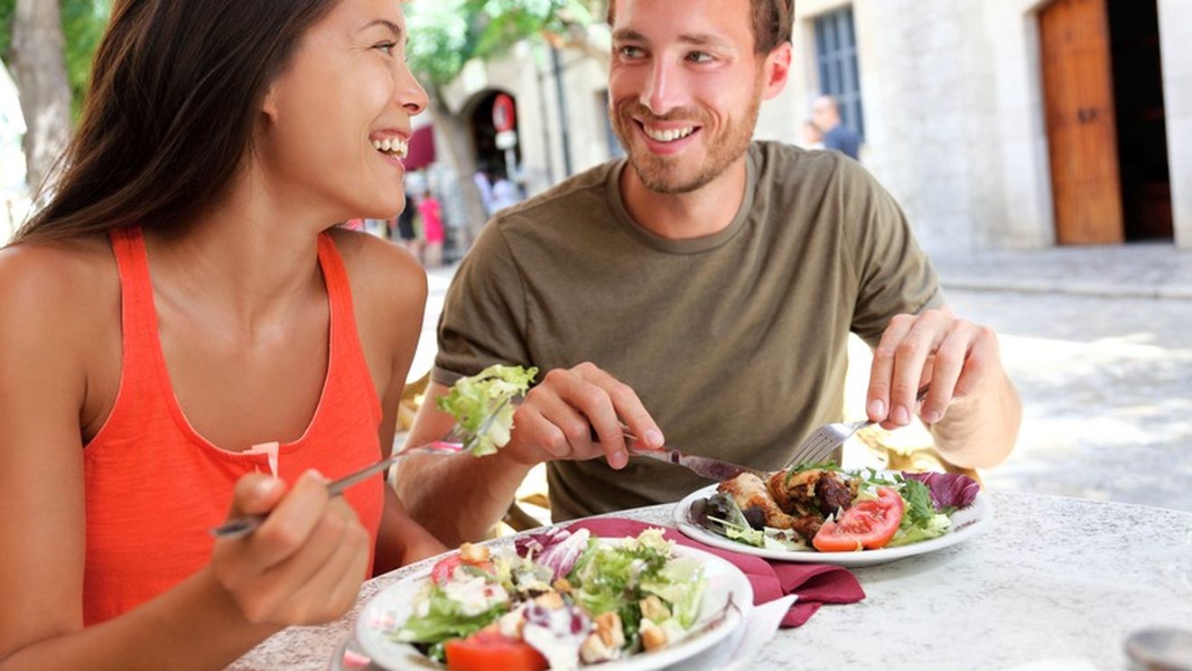 Carne sau pește? Deși ambele sunt surse de proteine și oferă nutrienți, diferențele nu ar trebui ignorate / Ghid complet pentru o nutriție echilibrată