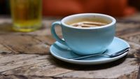 Colagen în cafeaua de dimineață. De ce tot mai multe femei de peste 40 de ani aleg această rutină simplă de îngrijire