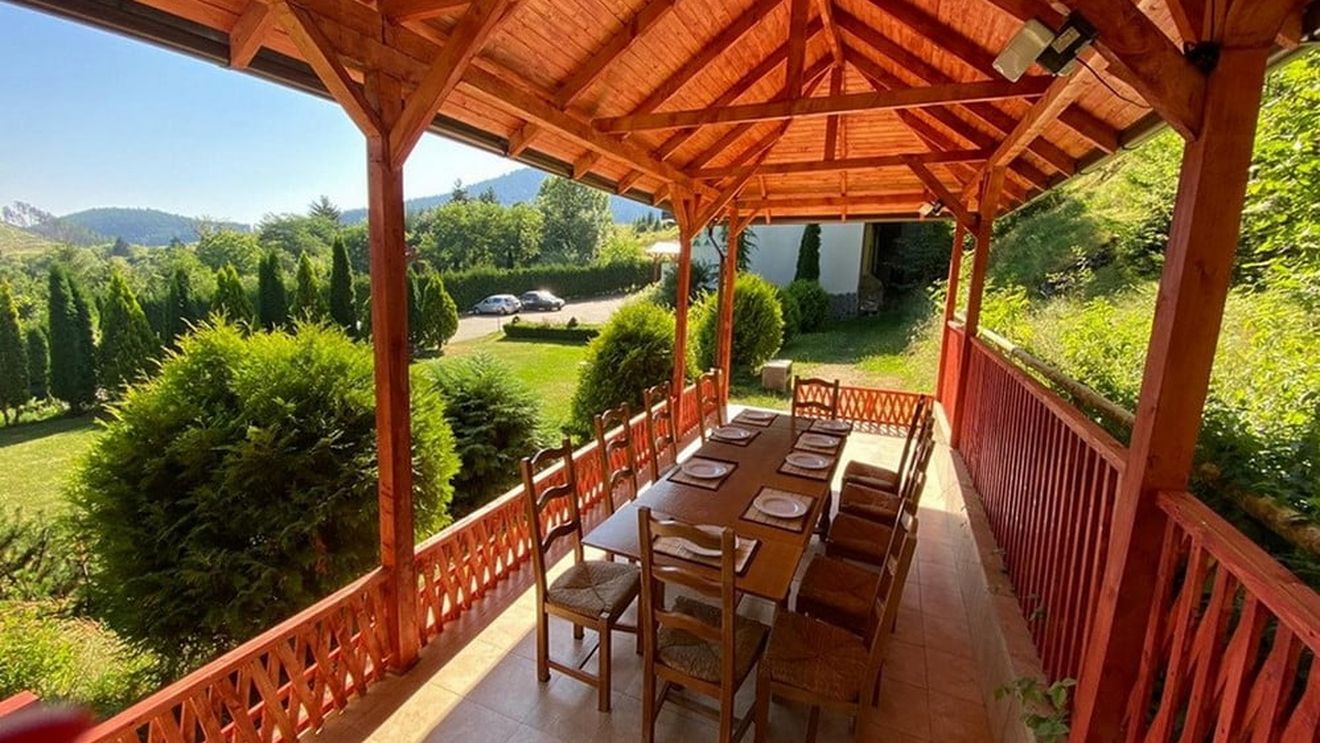 Peripețiile unei femei de afaceri din domeniul HoReCa: De ce a ajuns Silvia să închidă restaurantul din incinta hotelului său? / Printre problemele semnalate de ea: controale „excesive și corupte”, angajați neserioși, turiști care vin cu mâncare de acasă