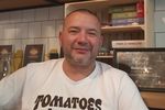 INTERVIU | S-a înființat „Tomatoes Social Club”, clubul pasionaților de roșii românești/ Marius Tudosiei (Băcănia Veche): „Există producători care au peste 100 de varietăți într-o singură fermă” (VIDEO)