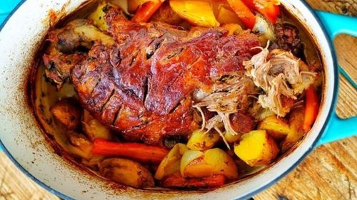 Rețetele Juanitei | Friptura de miel, rețeta tradițională pentru Paște/ Marinează bine carnea și las-o la foc mic pentru multe ore