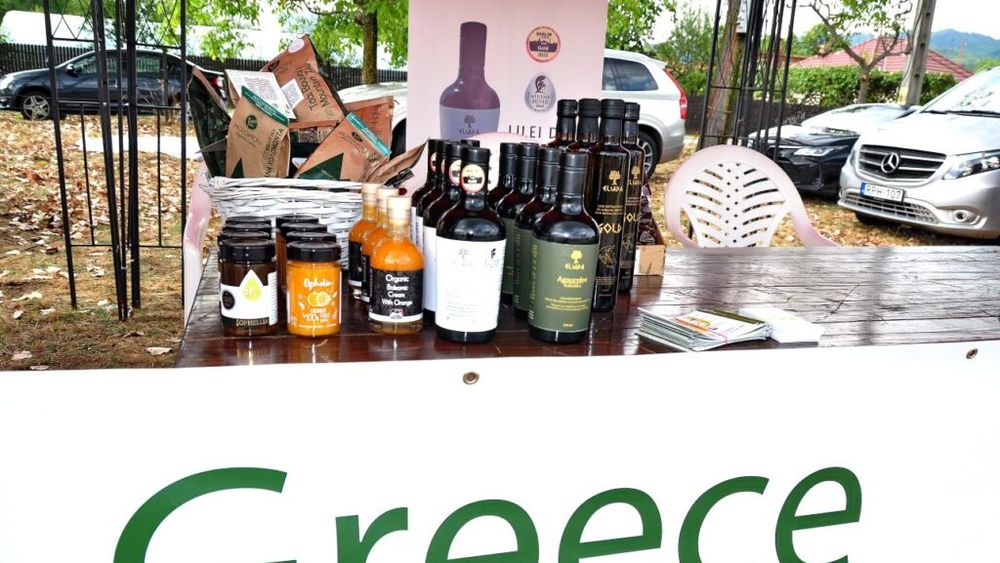 Cum pot pătrunde companiile greceşti pe piaţa românească a alimentelor şi a restaurantelor