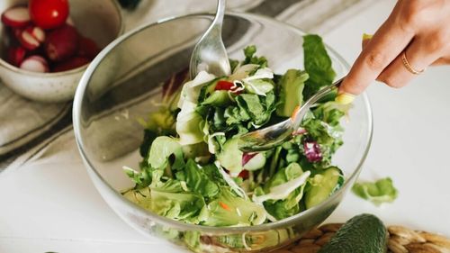 Cum să alegi o dietă care ți se potrivește, conform experților în nutriție și comportament/ Indiferent de decizie, schimbările alimentare trebuie făcute treptat, doar la sfatul unui specialist și doar în funcție de ceea ce simte corpul tău