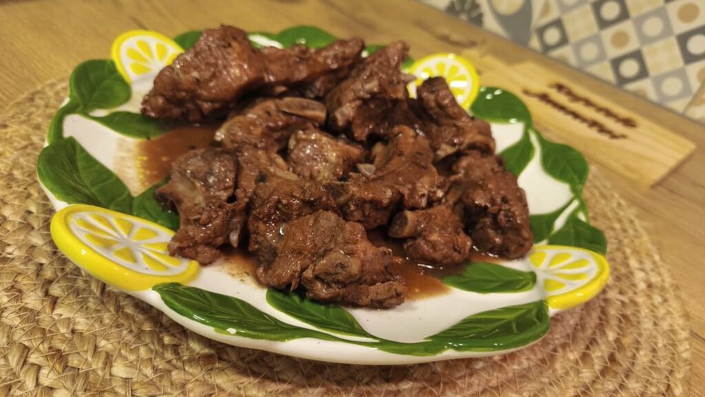 VIDEO FOTO | Coaste de porc ca în The Bear. Gătite slow and low, la foc mic, sunt completate de o glazură absolut perfectă 