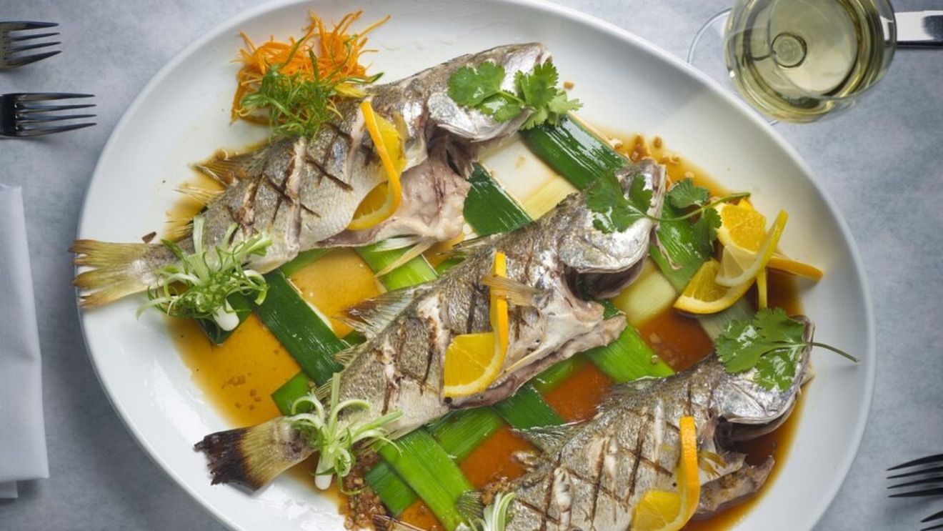 De ce este obligatoriu să ai pește pe masa de Revelion și de ce ar trebui să fie gătit întreg/ Rețete de pește potrivite pentru această ocazie