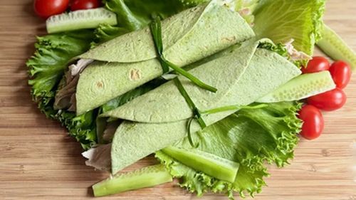 Wrap-uri Green Goddess cu pui și castravete / O rețetă rapidă, cu un dressing proaspăt și aromat