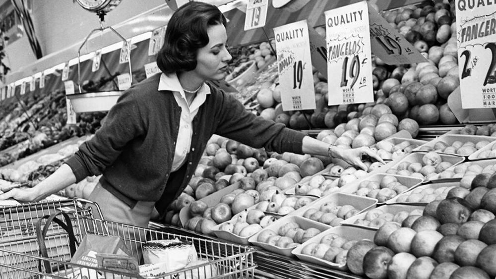 Cum arătau cumpărăturile în anii '60 / Fotografiile de arhivă dintr-o publicație americană dezvăluie cât costau alimentele și cum s-au schimbat obiceiurile de consum