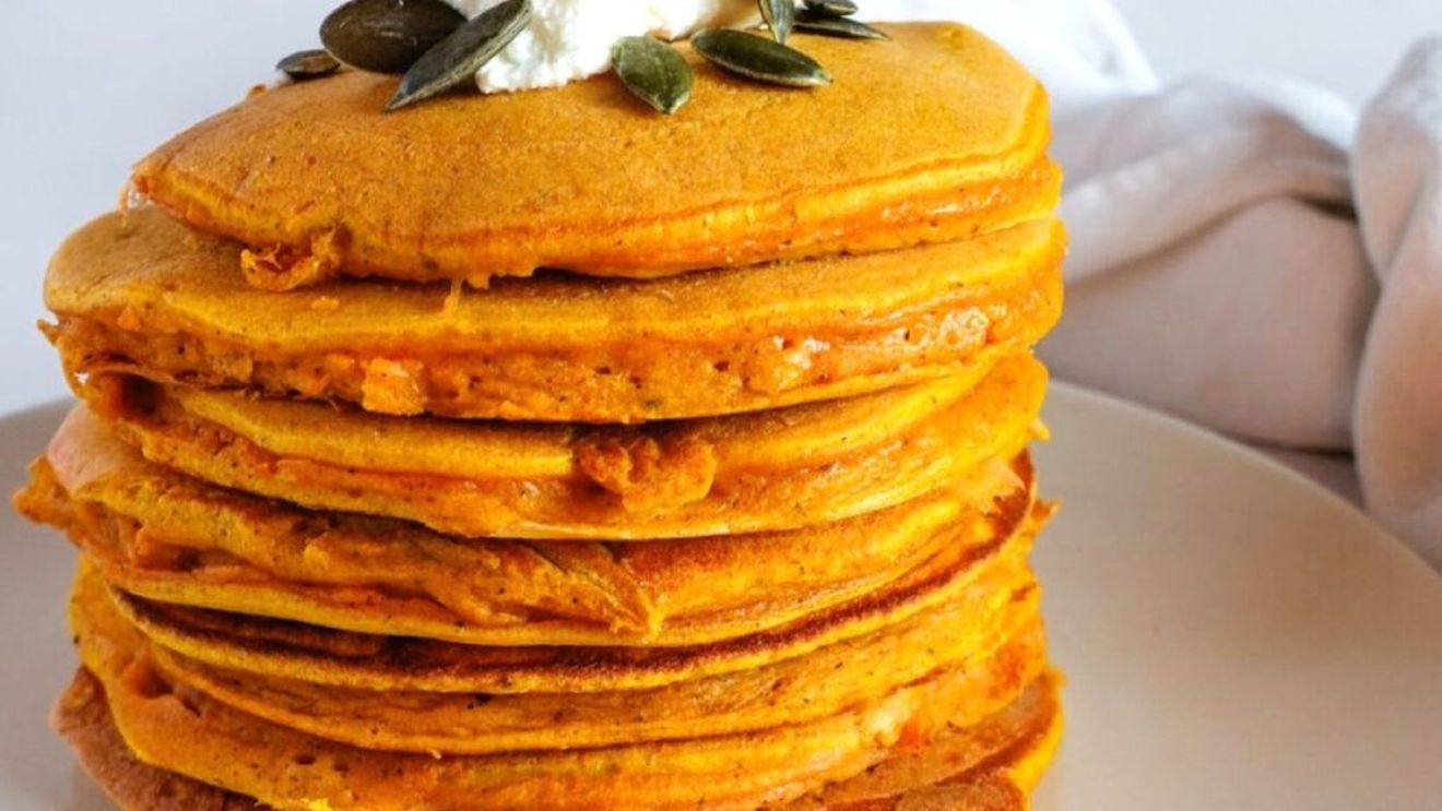 Clatite americane din dovleac și năut, fără gluten, fără lactoză și fără zahăr, pentru micul dejun sau la pachet. Se pot combina cu brânzeturi dar și cu miere sau dulceață